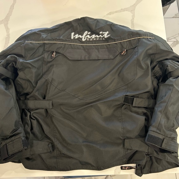 Infinit sledding Black Performance Jacket - Picture 5 of 8